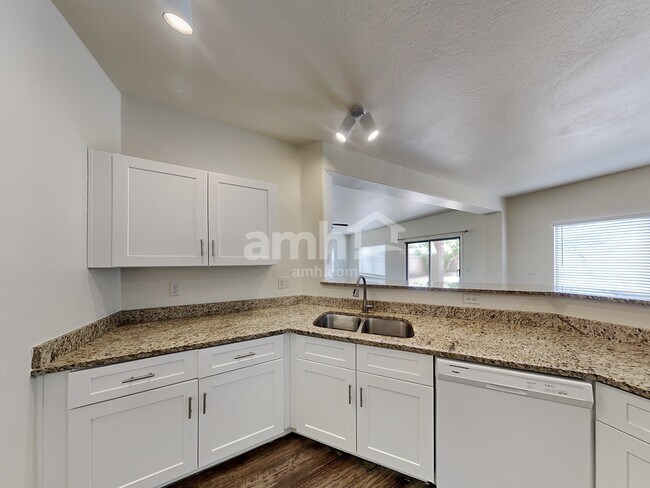 Building Photo - 16864 W Tasha Dr