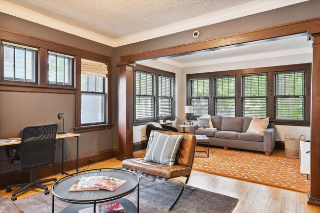 Building Photo - 3006 W 44th St