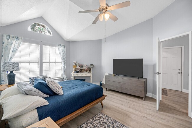 Building Photo - 1599 Bayridge Pl