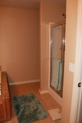 Building Photo - 824 Oakwood Ct
