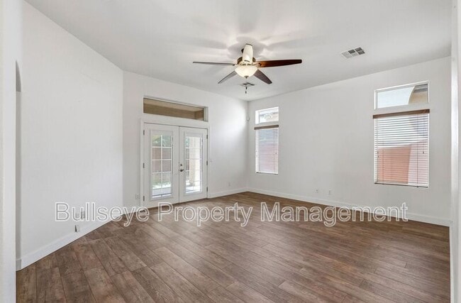 Building Photo - 6519 S 5th Way