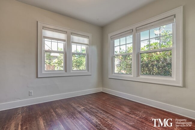 Building Photo - Updated 1928 Tutor w/ Original Touches and Large Fully Fenced Back Yard