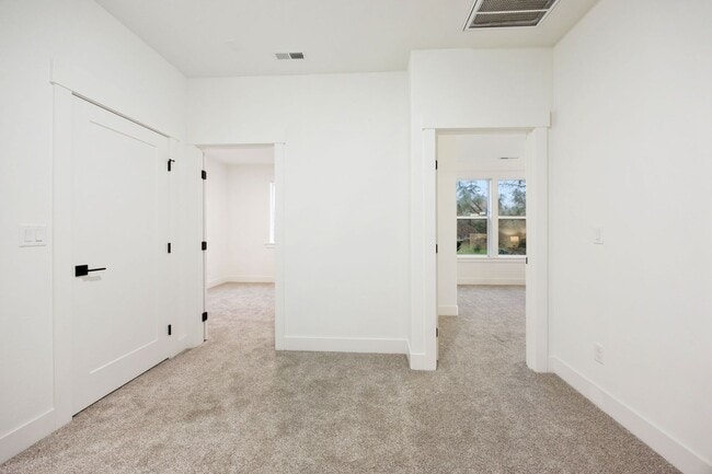 Building Photo - Convenience, Beauty and Space Makes this H...