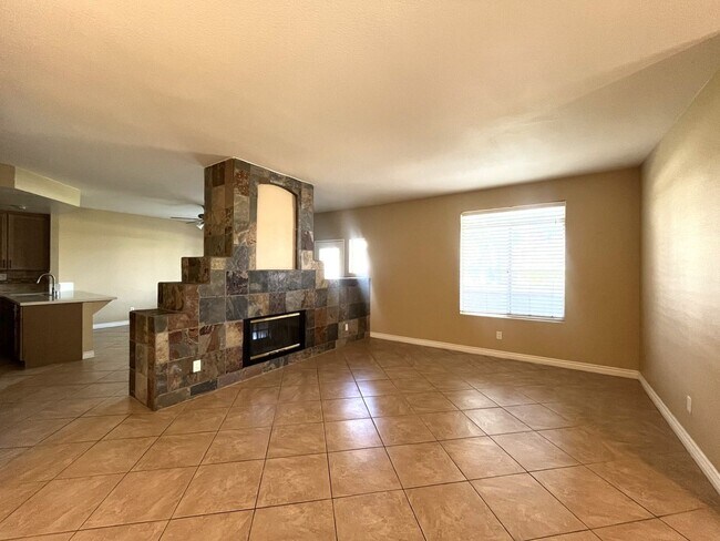 Building Photo - 3 bed, 3 bath located in Ontario, CA!