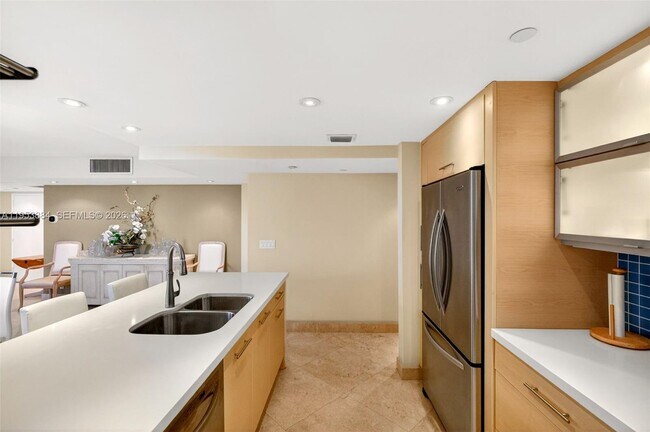 Building Photo - 2401 Collins Ave