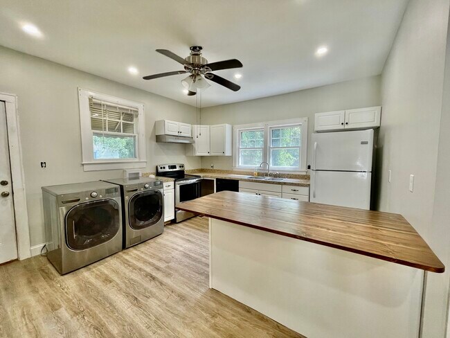 Building Photo - 211 North St