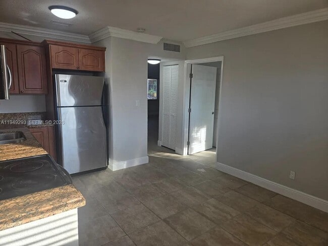 Building Photo - 2323 Van Buren St