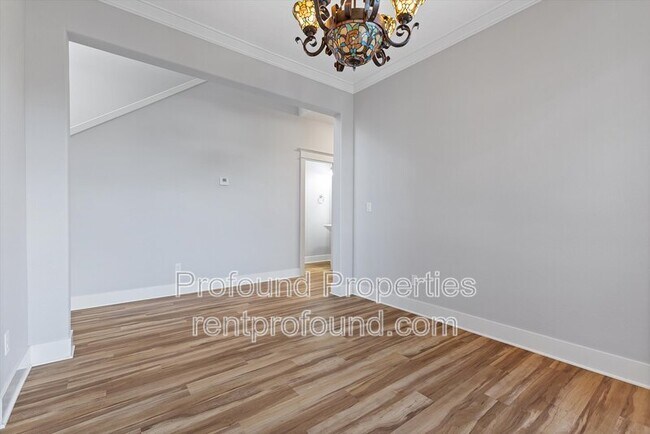 Building Photo - 7909 SW Oviatt Dr