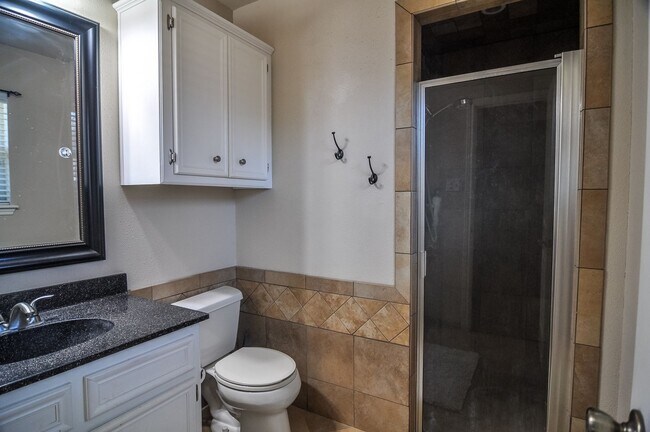Building Photo - Beautiful 4 Bed 2.5 Bath in South Lubbock!