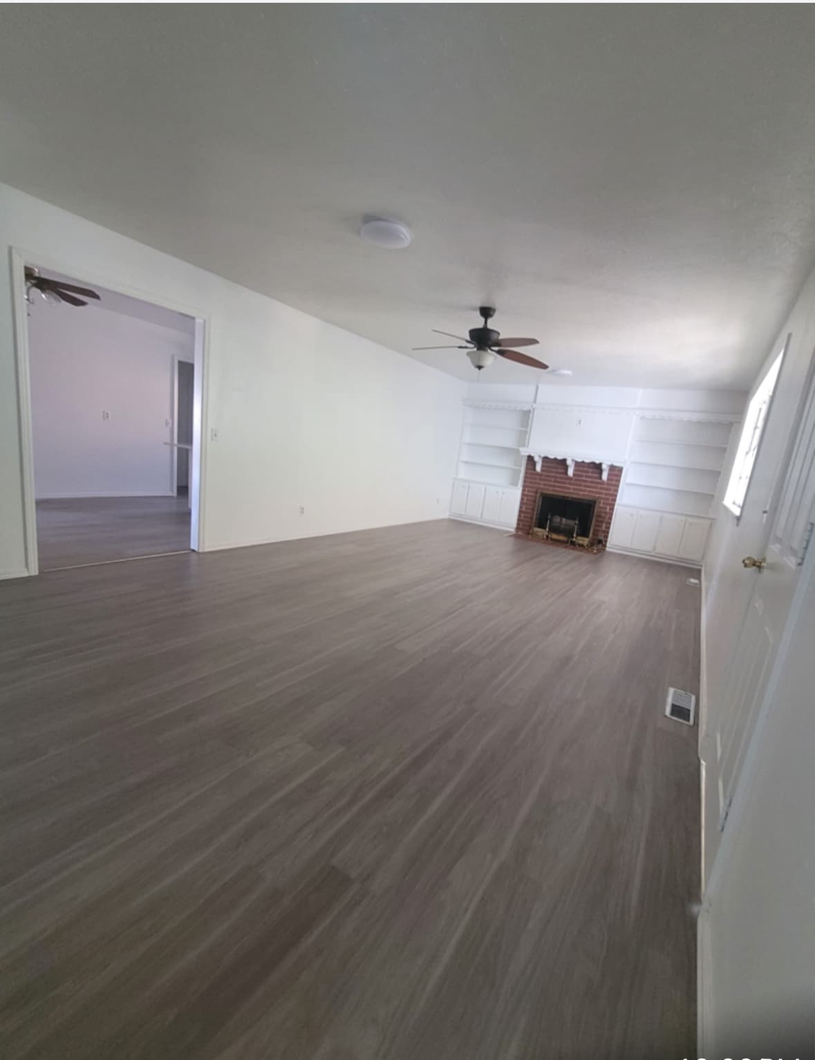 Family room - 3112 N Viewpoint Dr
