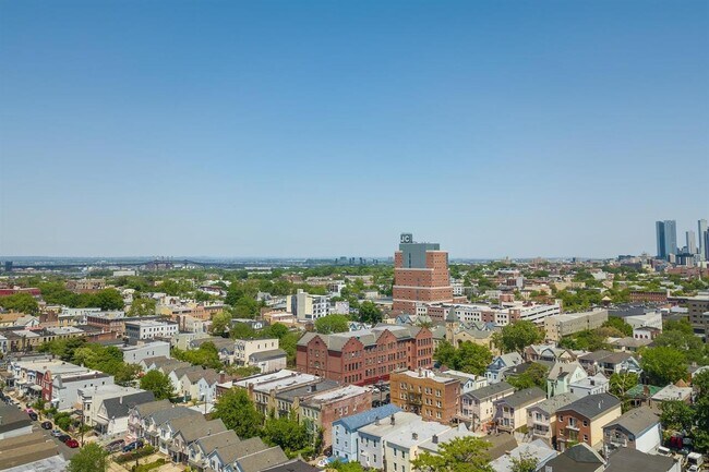 Building Photo - 85 Myrtle Ave