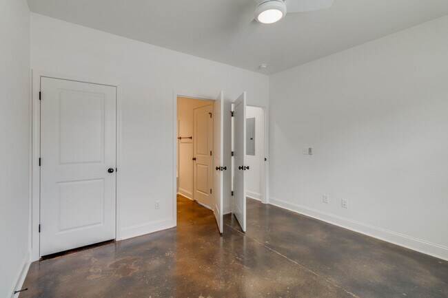 Building Photo - 1410 Barnwell St