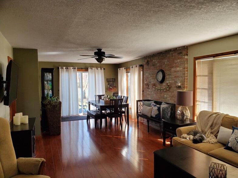 Building Photo - 314 N Grove St