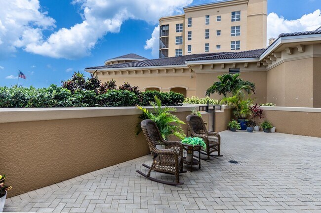 Building Photo - TURNKEY FURNISHED EXECUTIVE RENTAL IN BURN...