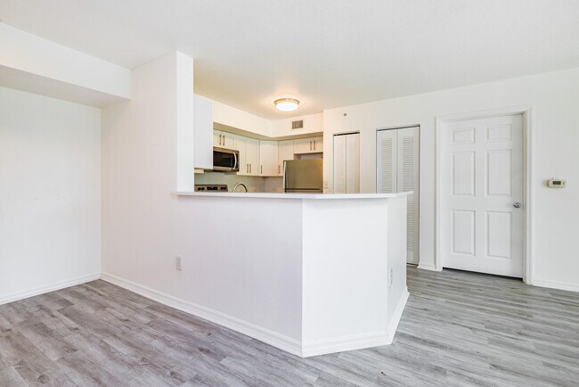 Building Photo - 602 Villa Cir