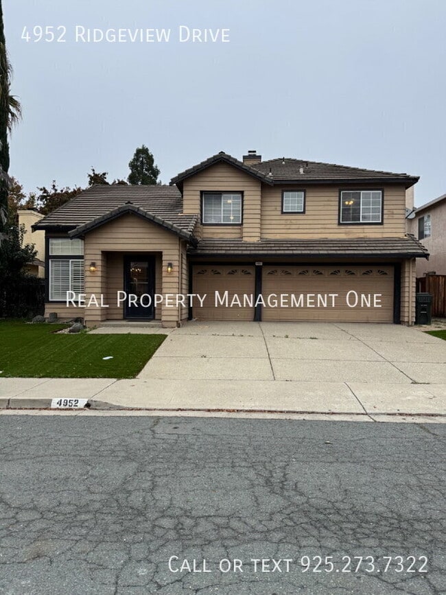 Building Photo - 4952 Ridgeview Dr