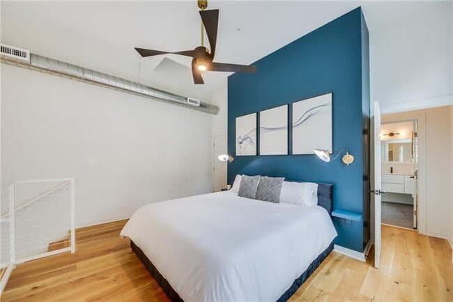 Building Photo - 208 12th St NE