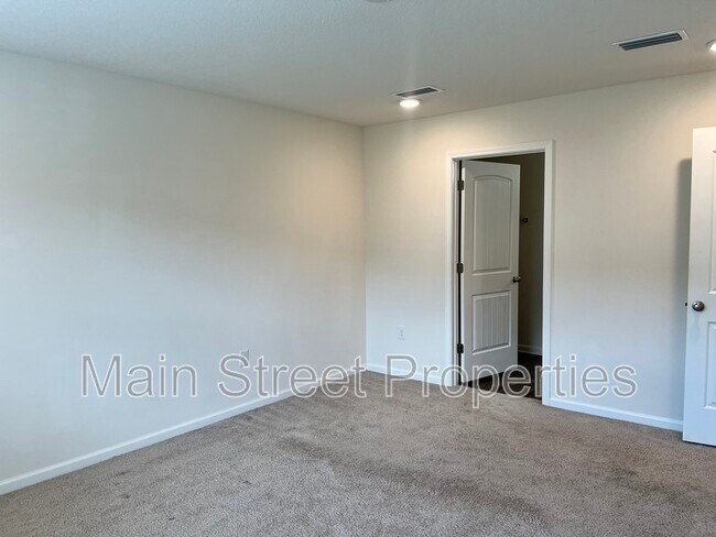 Building Photo - 5862 Blackhorse Cir