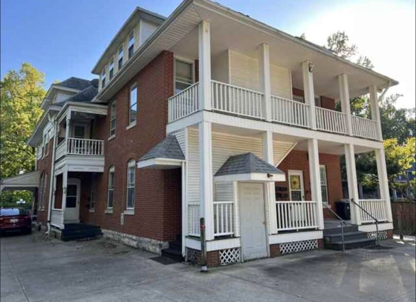 Building Photo - 2305 Maine St