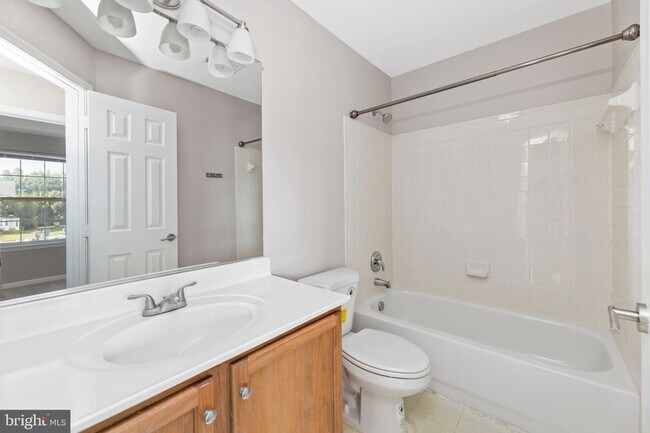 Building Photo - 3343 Cape May Ct