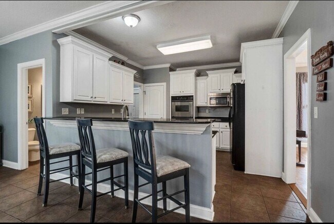 Building Photo - 10138 Gillespie Oak Dr