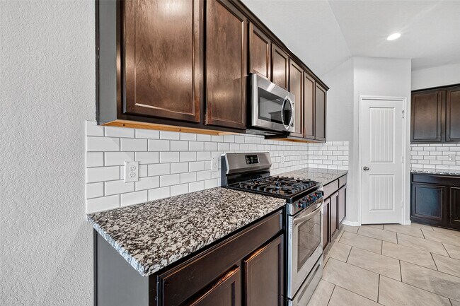 Building Photo - 29615 Breakwater Dr