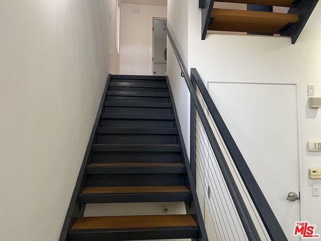 Building Photo - 320 Indiana Ave