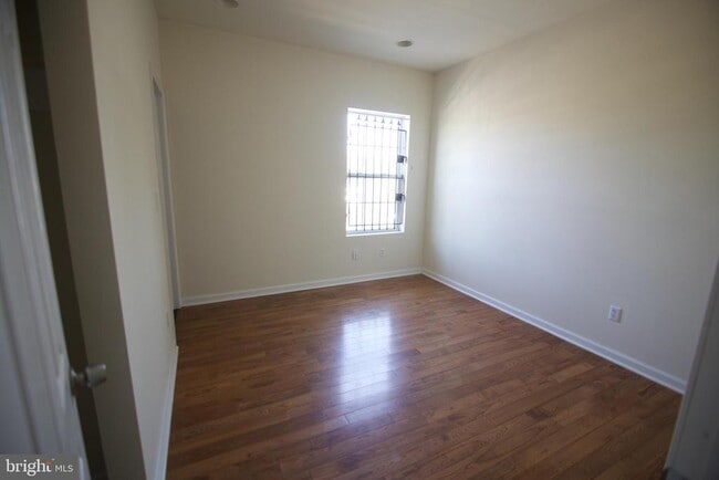 Building Photo - 1858 N 16th St