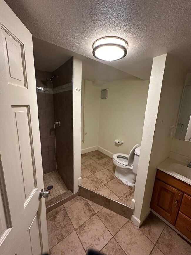 Building Photo - Pre Lease!! Great House