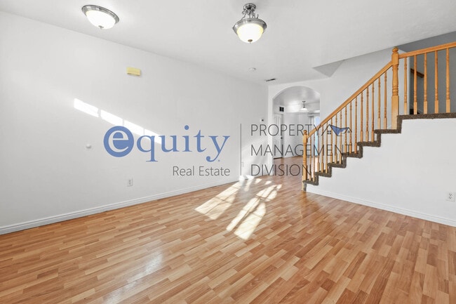 Building Photo - 377 E Newsome Park Ln