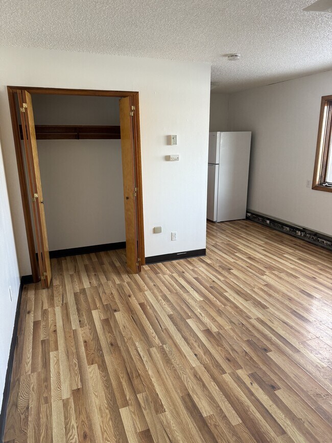 Building Photo - 401 Slater St