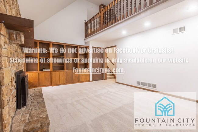 Building Photo - 807 Laurel Ave