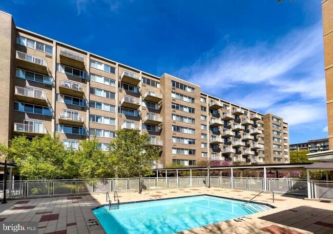 Building Photo - 350 G St SW