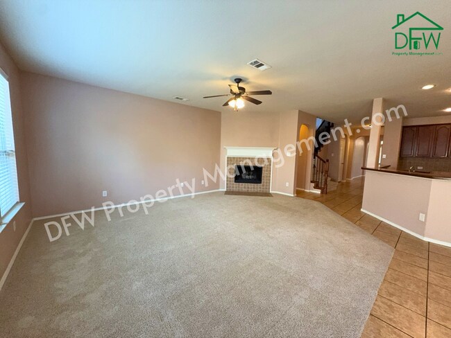 Building Photo - Elegant and Spacious 5-Bedroom Home for Lease in Fort Worth