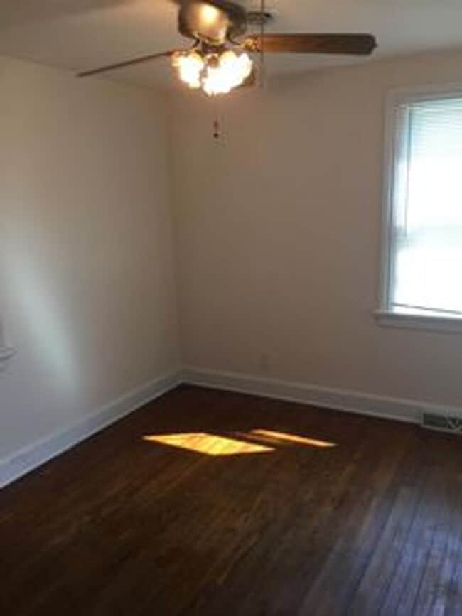 Building Photo - 2210 Shirleydale Ave