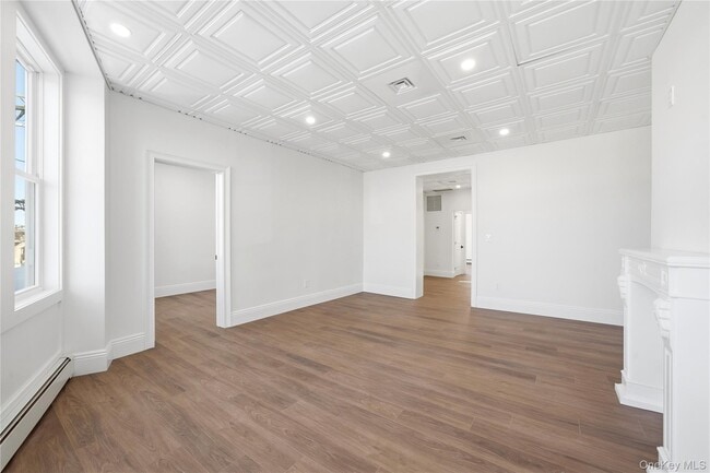 Building Photo - 13 W Hoffman Ave