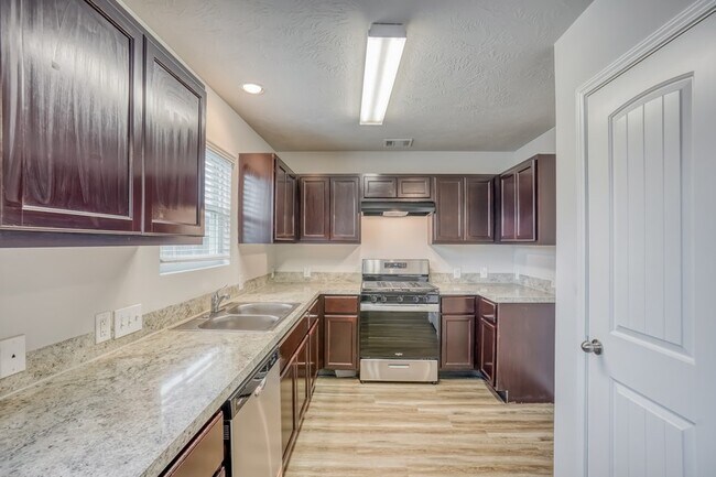 Building Photo - 13015 Bella Vida Ln