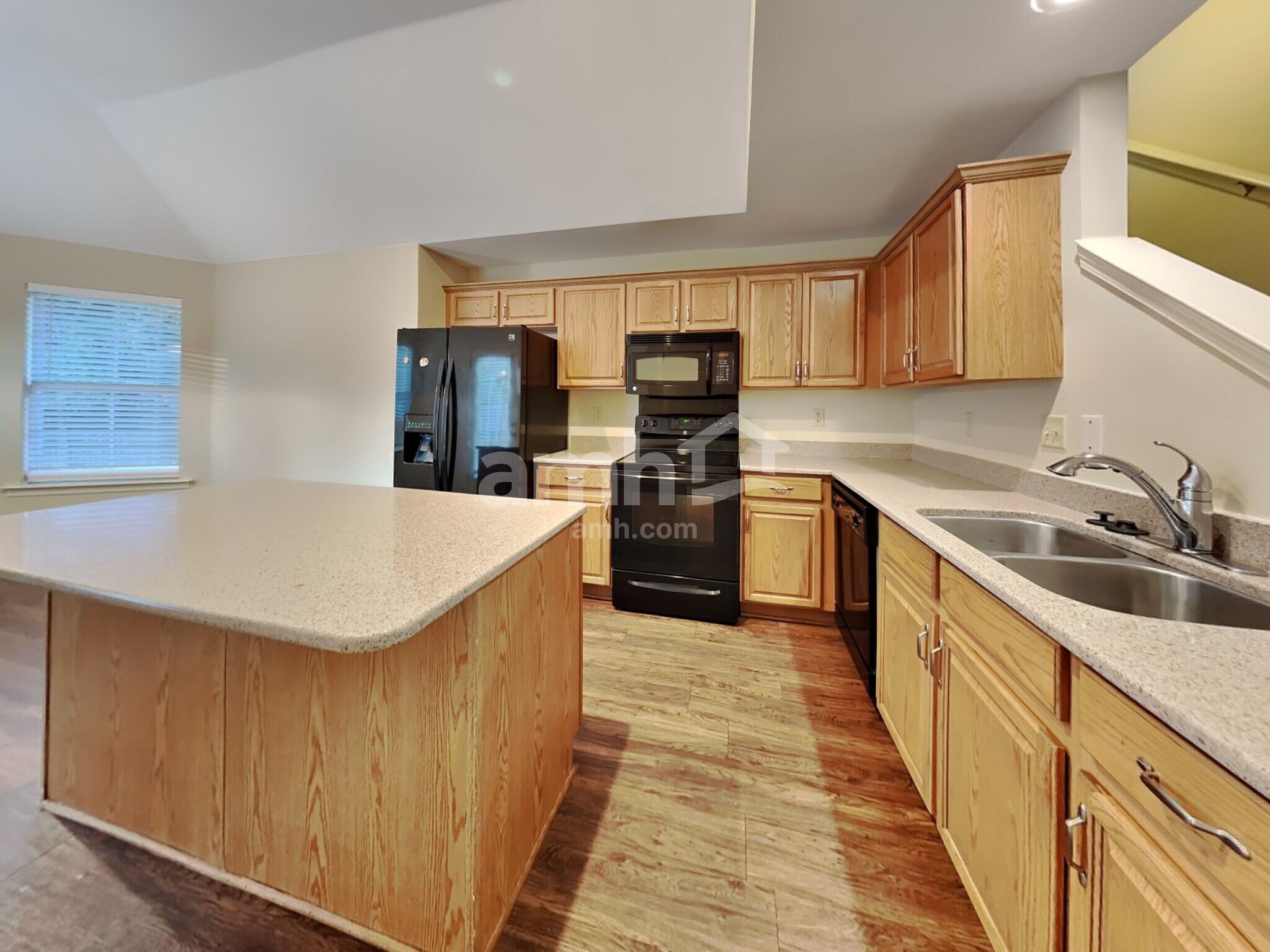 Building Photo - 5927 Peterson Ridge Ln