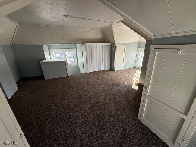 Building Photo - 204 Broad Ave NW