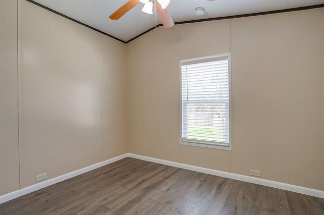 Building Photo - 1948 Lariat Ln