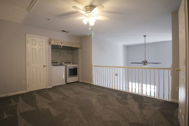Building Photo - 2/2.5 Bath Condo in Sterling!