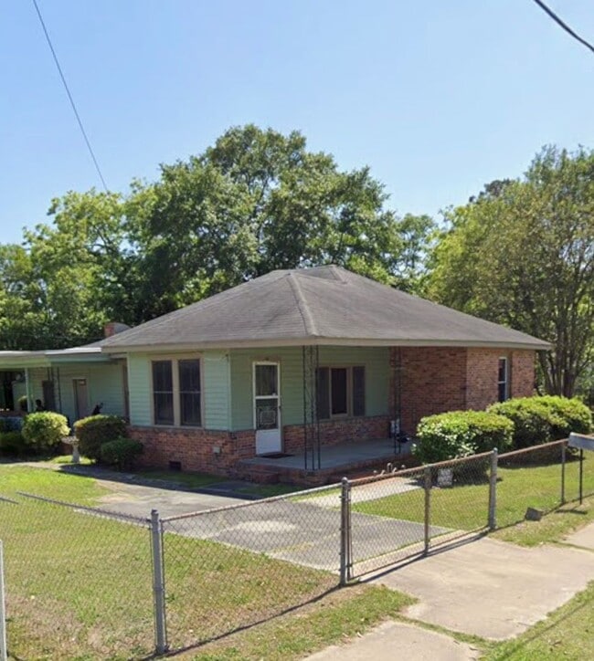 Building Photo - 501 Chestnut St