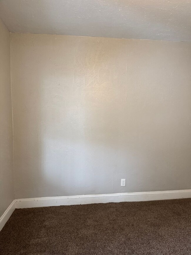 Building Photo - 3bd Single Buckeye/Kinsman Cash Pay