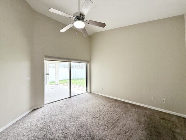 Building Photo - 27519 Sky Lake Cir