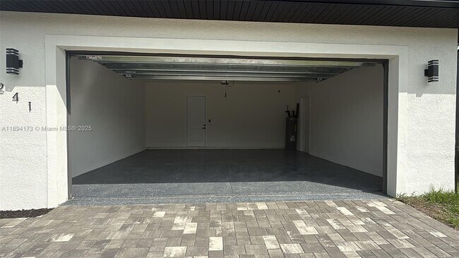 Building Photo - 241 Pembroke Dr