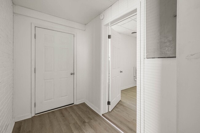 Building Photo - 107 S 9th Ave