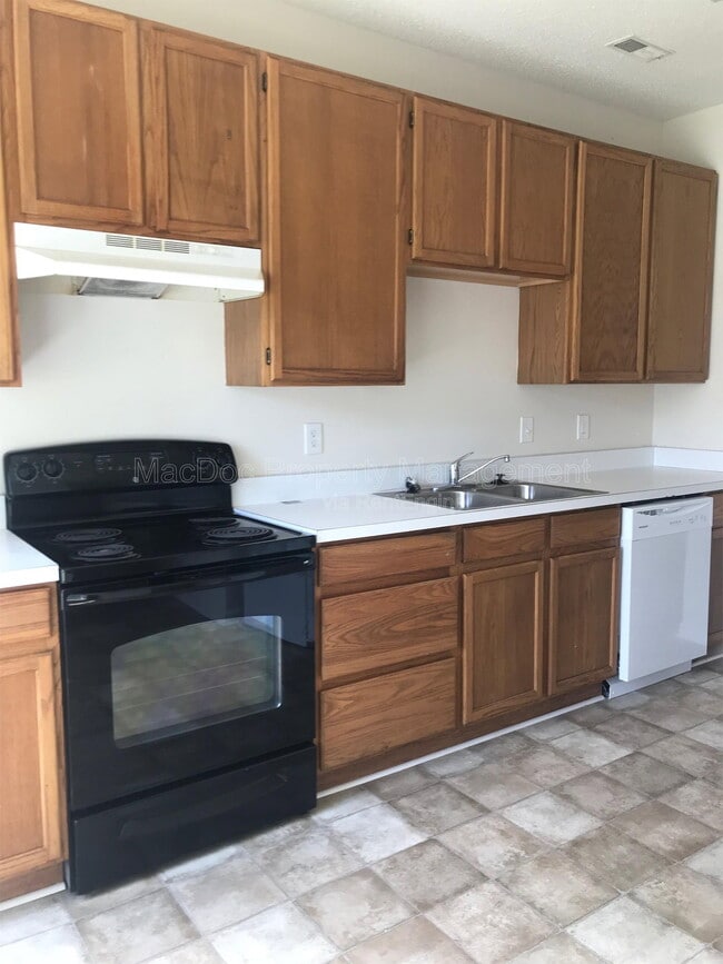 Building Photo - 2909 Broyhill Ct