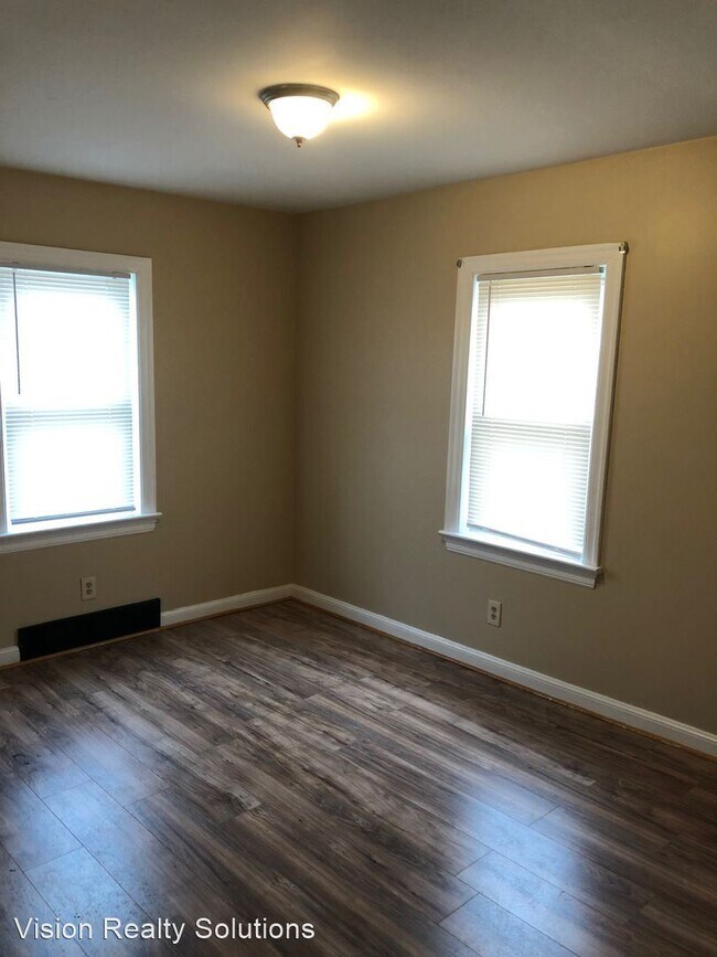 Building Photo - 2 br, 1 bath House - 444 Chambers Road