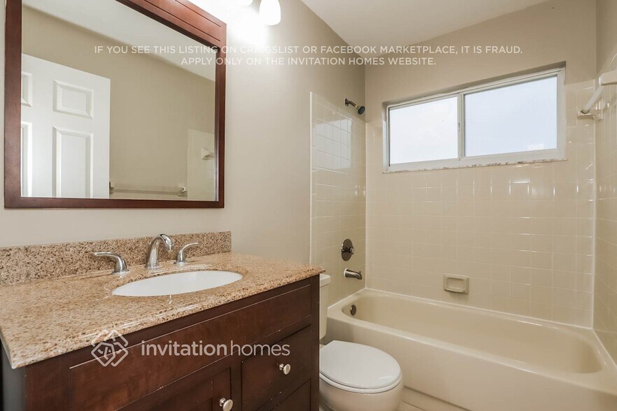 Building Photo - 10914 Kenbrook Dr