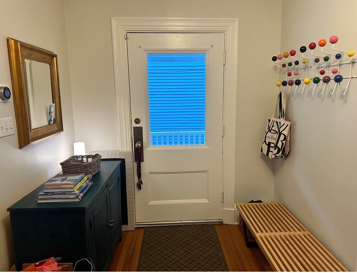 Building Photo - 58 Brook St